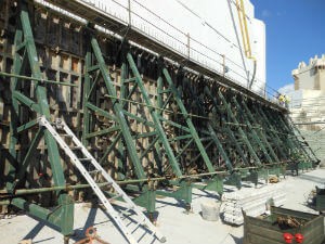 Escuadras fortes a una cara