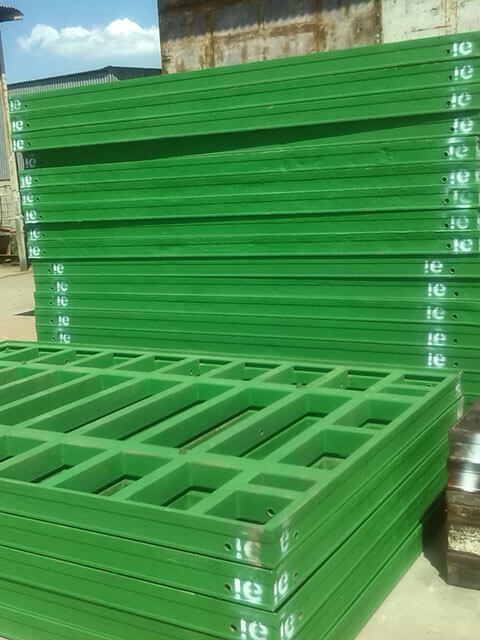 Encofrado muro hormigón